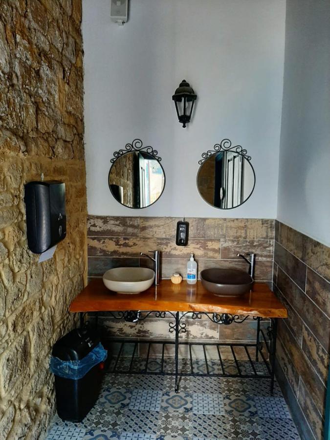Palm Garden Guest House Нікосія Екстер'єр фото