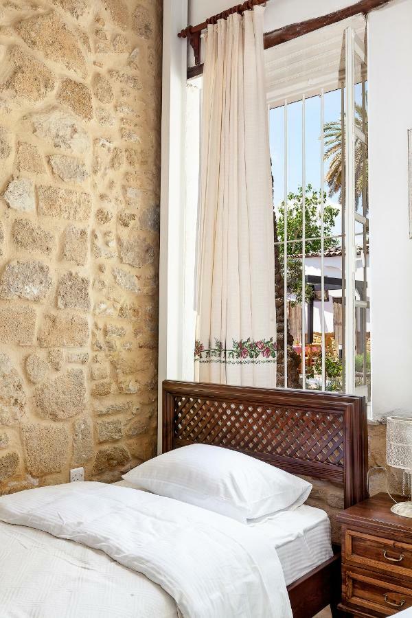 Palm Garden Guest House Нікосія Екстер'єр фото