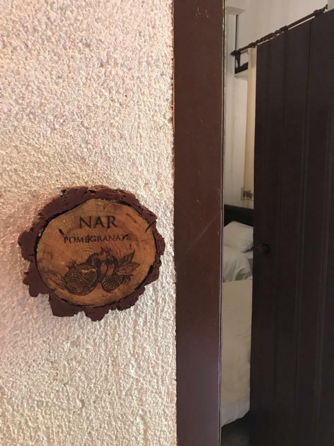 Palm Garden Guest House Нікосія Екстер'єр фото