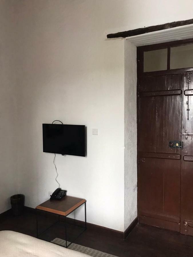 Palm Garden Guest House Нікосія Екстер'єр фото